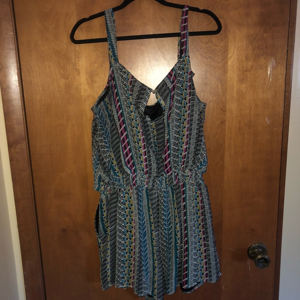 Romper - Picture 2 of 2